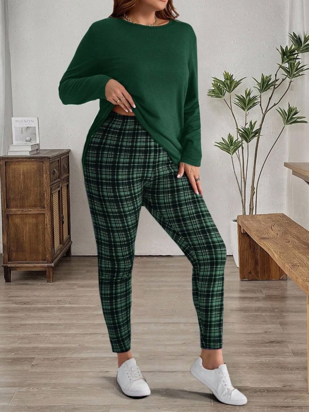 NWOT Women's Army Green Shirt and Plaid Leggings Set 16 (2XL)